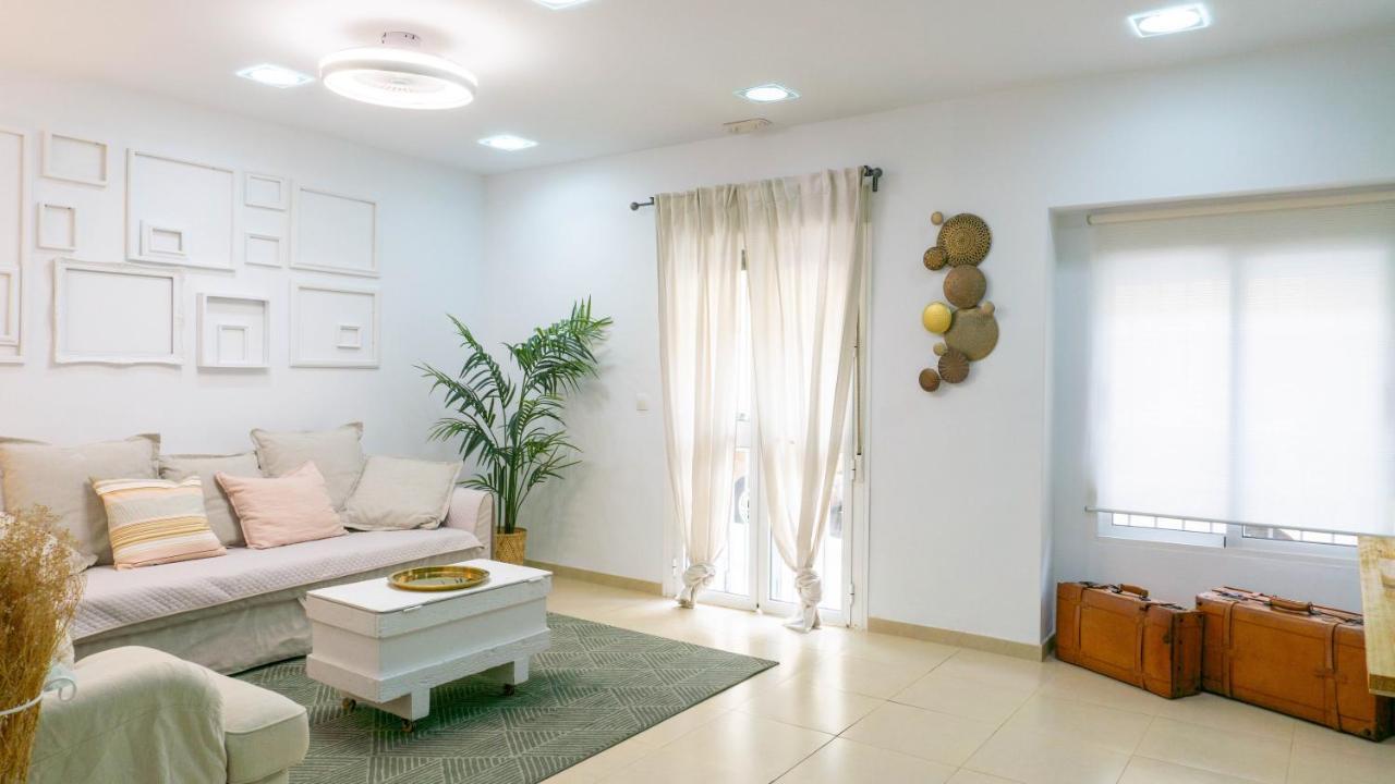 Apartment Caleta Beach Малага Екстериор снимка